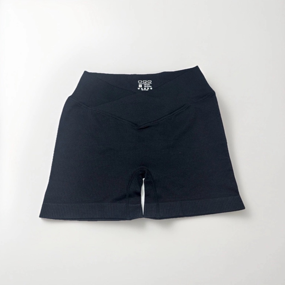 Black Seamless V-Waist Bike Shorts